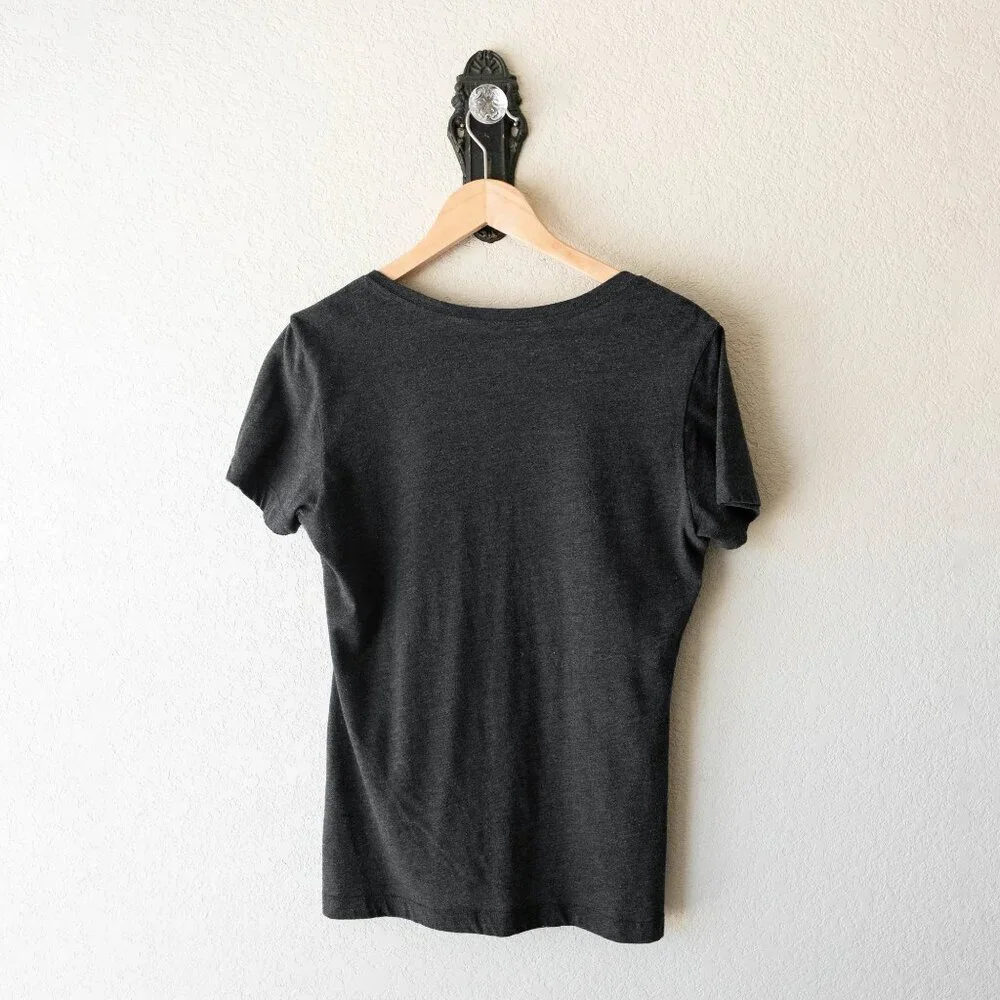 Nike Women’s Giants V-Neck T-Shirt Size Large Gray MLB Fan Tee - Picture 3 of 3